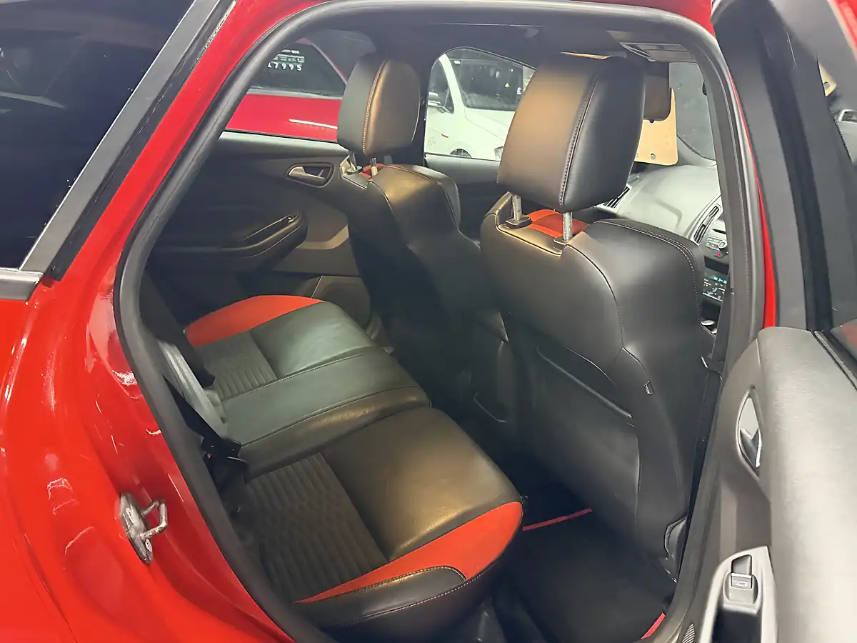 Used 2015 Ford Focus ST-2 Red - Interior and Exterior details 17