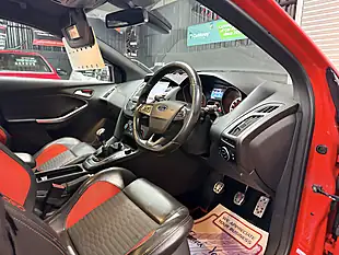 Used 2015 Ford Focus ST-2 Red - Interior and Exterior details 18