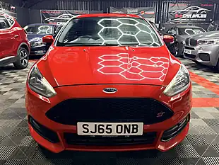 Used 2015 Ford Focus ST-2 Red - Interior and Exterior details 3
