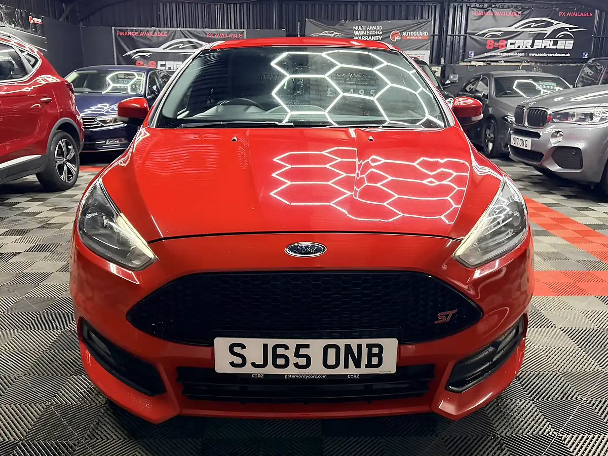 Used 2015 Ford Focus ST-2 Red - Interior and Exterior details 3