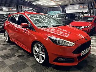 Used 2015 Ford Focus ST-2 Red - Interior and Exterior details 4