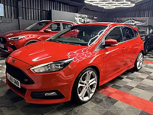 Used 2015 Ford Focus ST-2 Red - Interior and Exterior details 5
