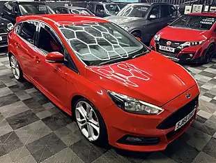 Used 2015 Ford Focus ST-2 Red - Interior and Exterior details 6