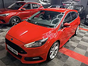 Used 2015 Ford Focus ST-2 Red - Interior and Exterior details 7