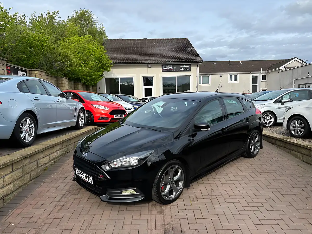 Used 2015 Ford Focus ST-2 Shadow Black - Front View