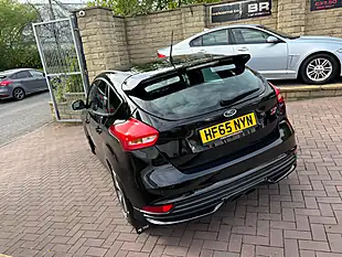 Used 2015 Ford Focus ST-2 Shadow Black - Interior and Exterior details 10