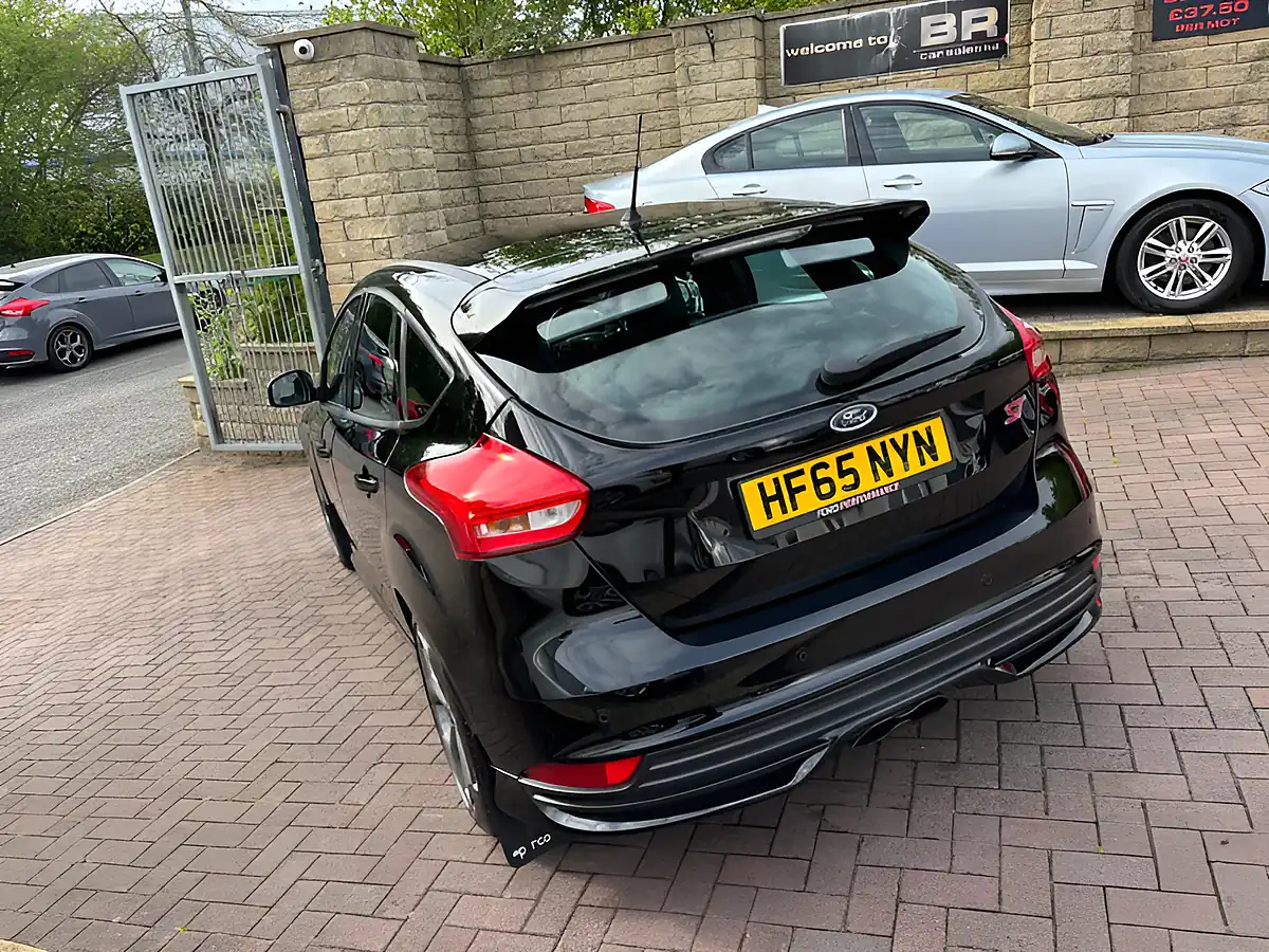 Used 2015 Ford Focus ST-2 Shadow Black - Interior and Exterior details 10