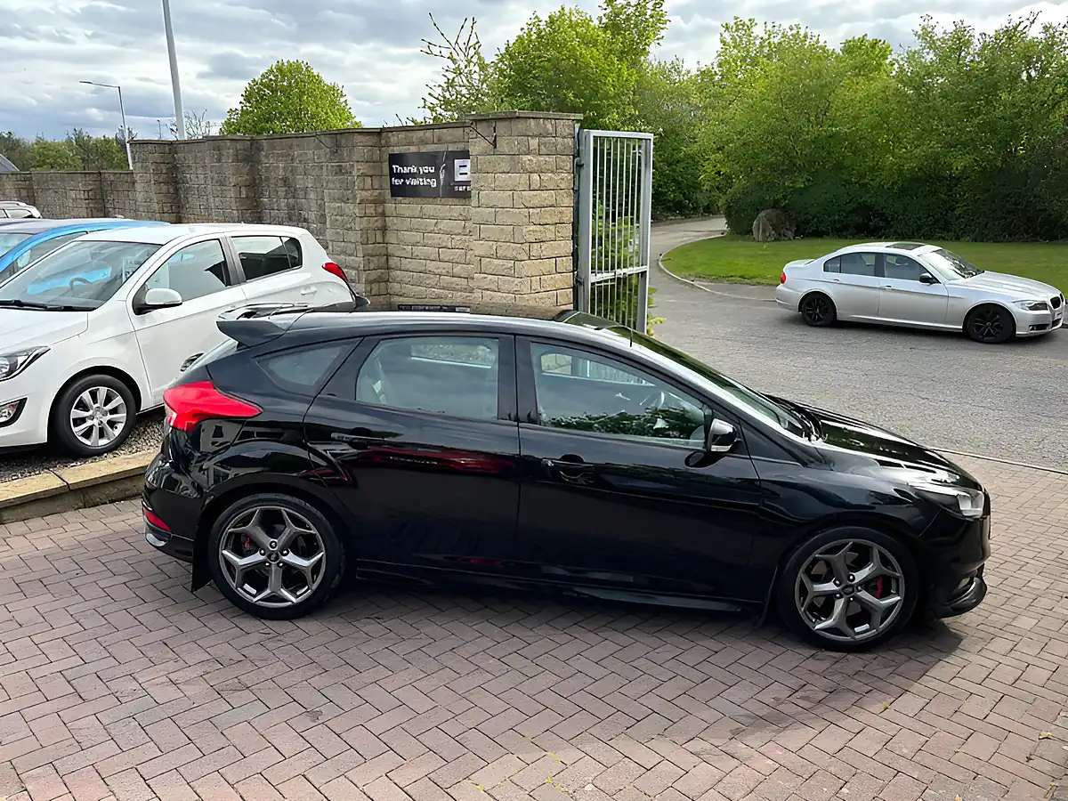 Used 2015 Ford Focus ST-2 Shadow Black - Interior and Exterior details 15