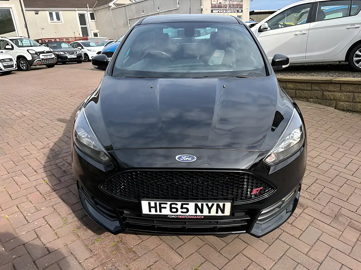 Used 2015 Ford Focus ST-2 Shadow Black - Interior and Exterior details 18