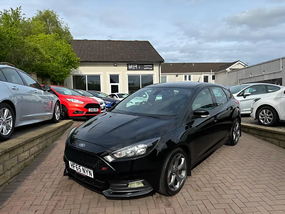 Used 2015 Ford Focus ST-2 Shadow Black - Interior and Exterior details 5