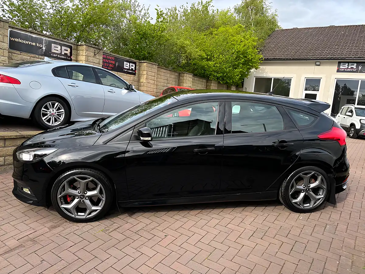 Used 2015 Ford Focus ST-2 Shadow Black - Interior and Exterior details 7