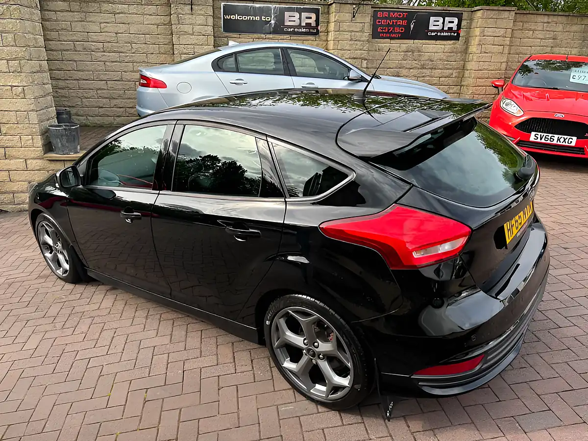 Used 2015 Ford Focus ST-2 Shadow Black - Interior and Exterior details 9