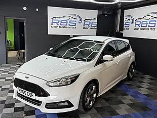 Used 2015 Ford Focus ST-2 White - Interior and Exterior details 10