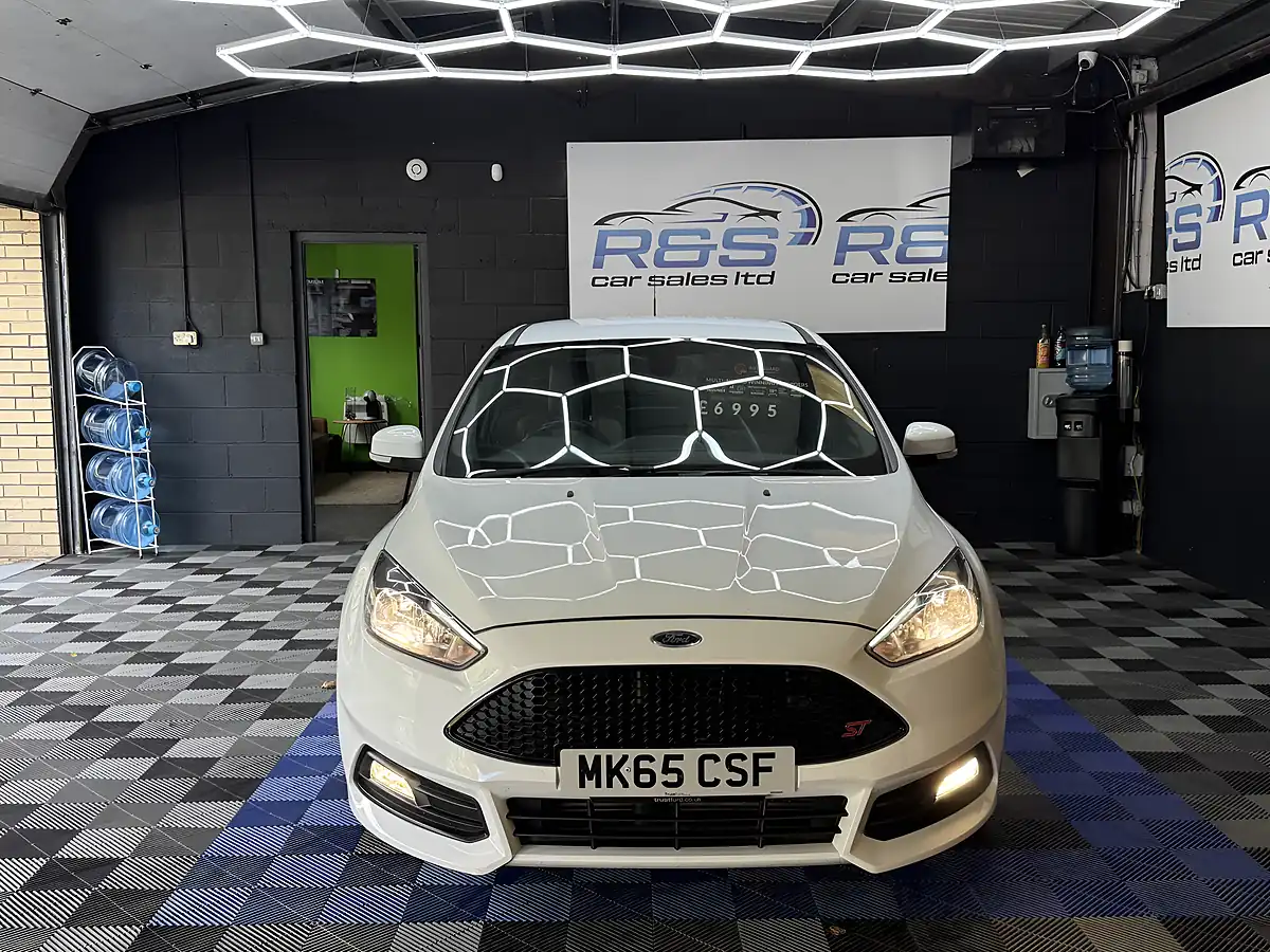 Used 2015 Ford Focus ST-2 White - Interior and Exterior details 2