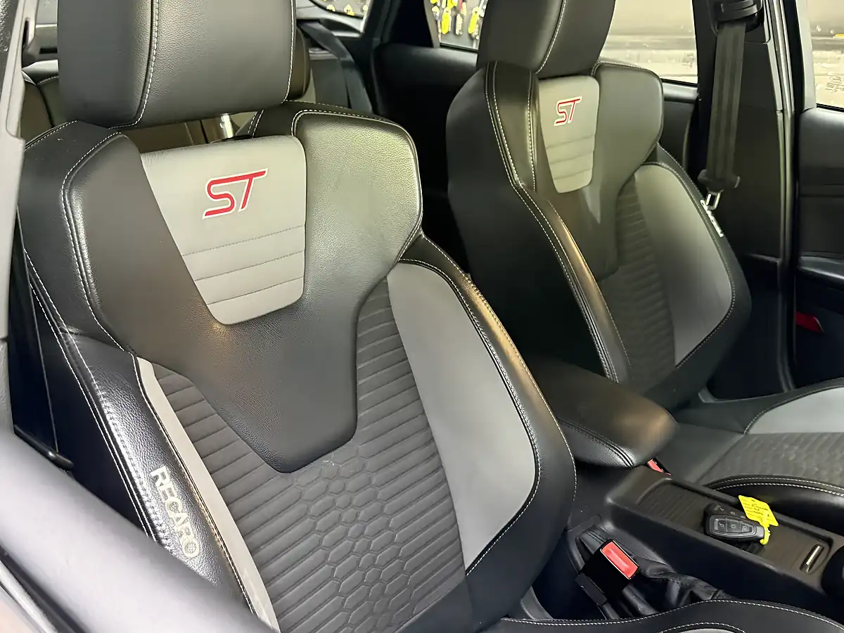 Used 2015 Ford Focus ST-2 White - Interior and Exterior details 20