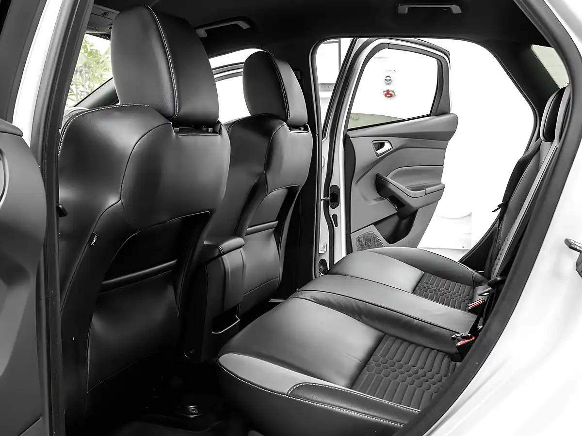 Used 2015 Ford Focus ST-2 White - Interior and Exterior details 14