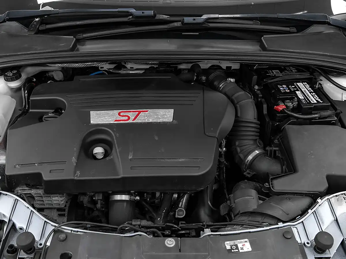 Used 2015 Ford Focus ST-2 White - Interior and Exterior details 15