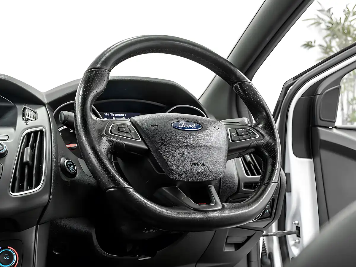 Used 2015 Ford Focus ST-2 White - Interior and Exterior details 17