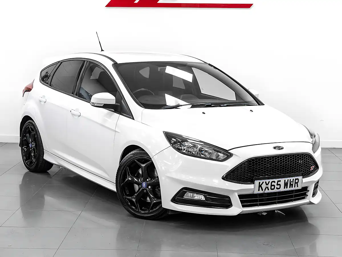 Used 2015 Ford Focus ST-2 White - Interior and Exterior details 5