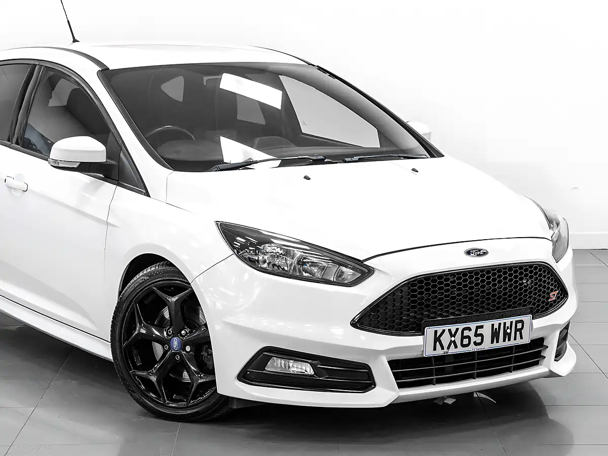Used 2015 Ford Focus ST-2 White - Interior and Exterior details 6