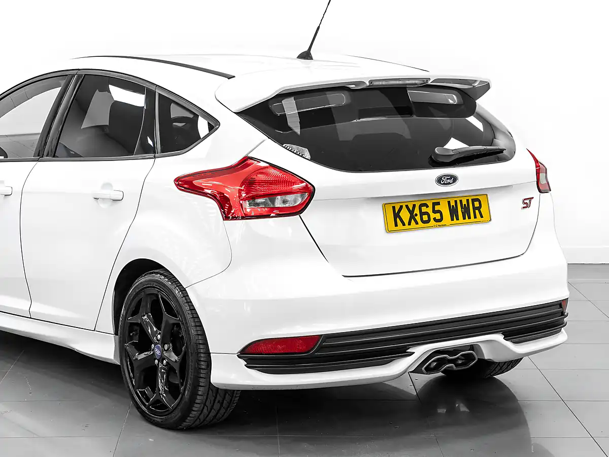 Used 2015 Ford Focus ST-2 White - Interior and Exterior details 7