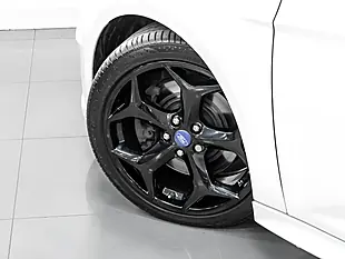 Used 2015 Ford Focus ST-2 White - Interior and Exterior details 8