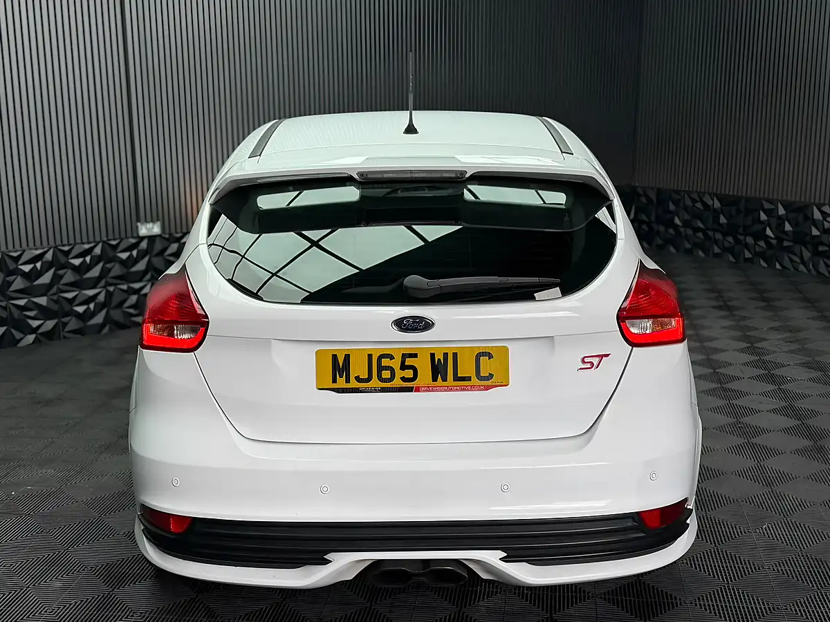 Used 2015 Ford Focus ST-2 White - Interior and Exterior details 10