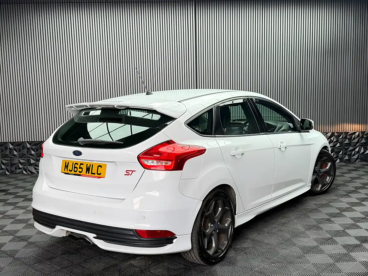 Used 2015 Ford Focus ST-2 White - Interior and Exterior details 11