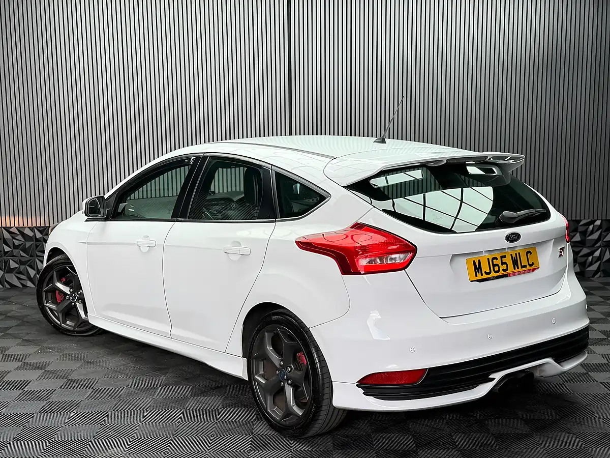 Used 2015 Ford Focus ST-2 White - Interior and Exterior details 4
