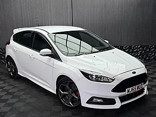 Used 2015 Ford Focus ST-2 White - Interior and Exterior details 6