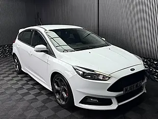 Used 2015 Ford Focus ST-2 White - Interior and Exterior details 8