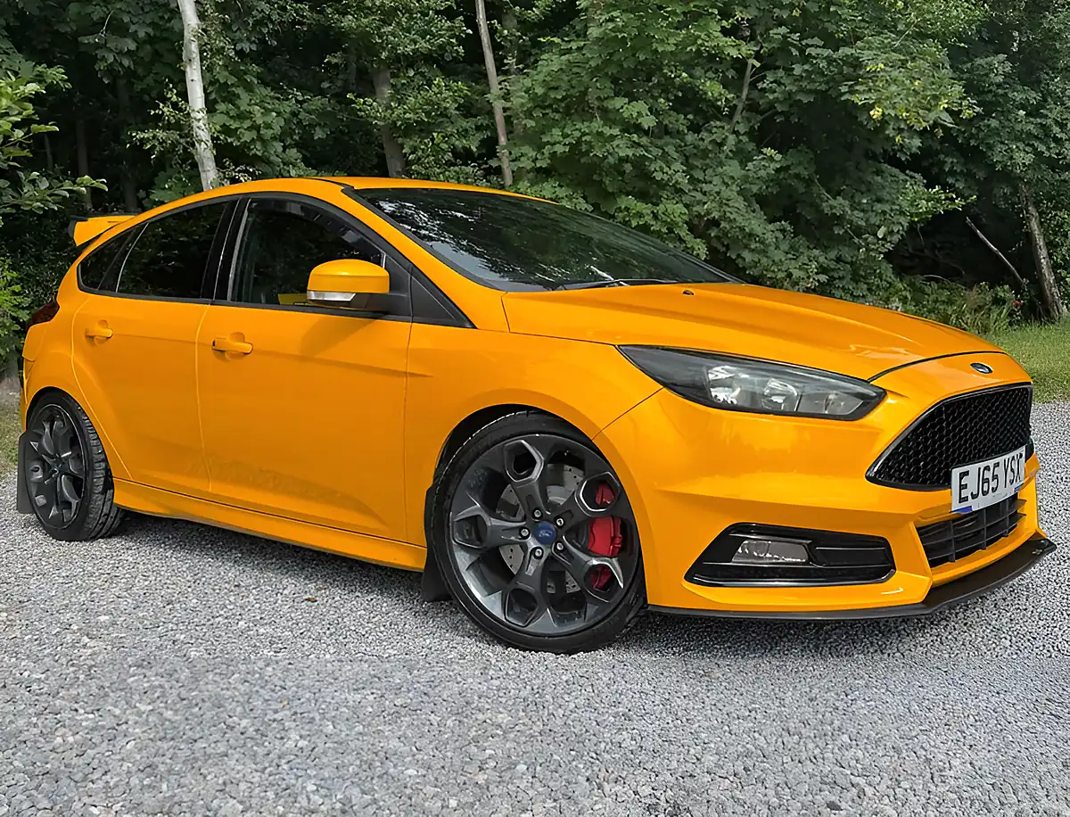 Used 2015 Ford Focus ST-2 Yellow - Front View