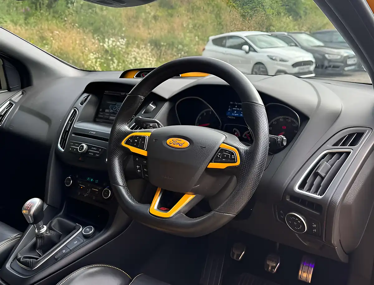 Used 2015 Ford Focus ST-2 Yellow - Interior and Exterior details 10