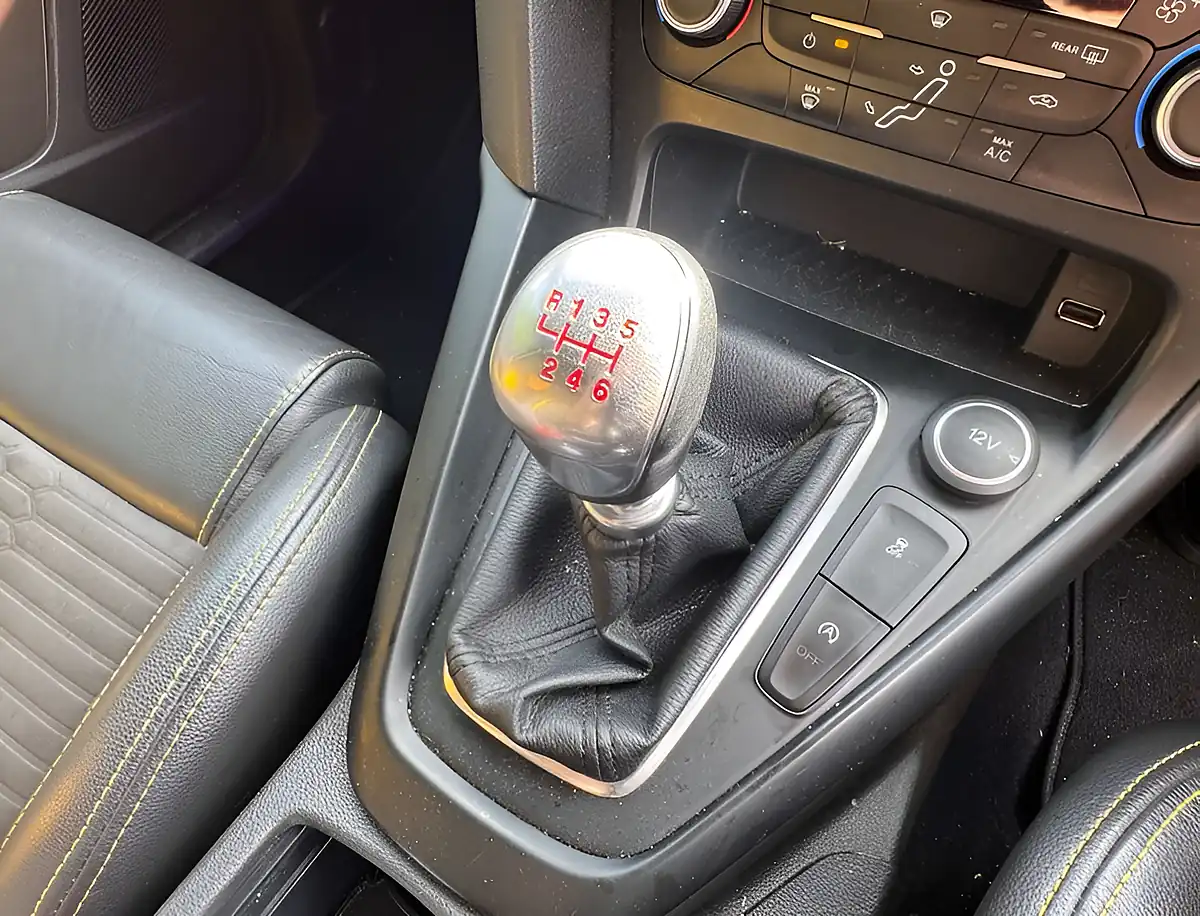 Used 2015 Ford Focus ST-2 Yellow - Interior and Exterior details 17