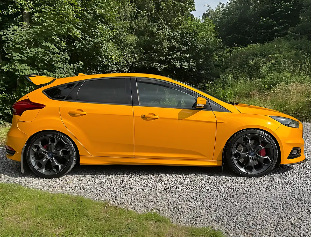 Used 2015 Ford Focus ST-2 Yellow - Interior and Exterior details 2