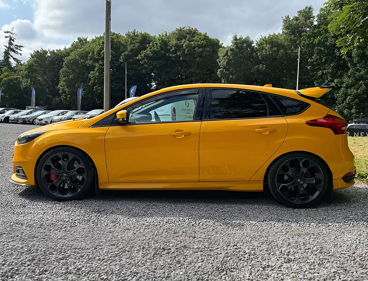 Used 2015 Ford Focus ST-2 Yellow - Interior and Exterior details 6