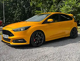 Used 2015 Ford Focus ST-2 Yellow - Interior and Exterior details 7