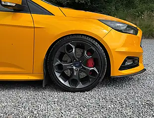 Used 2015 Ford Focus ST-2 Yellow - Interior and Exterior details 9