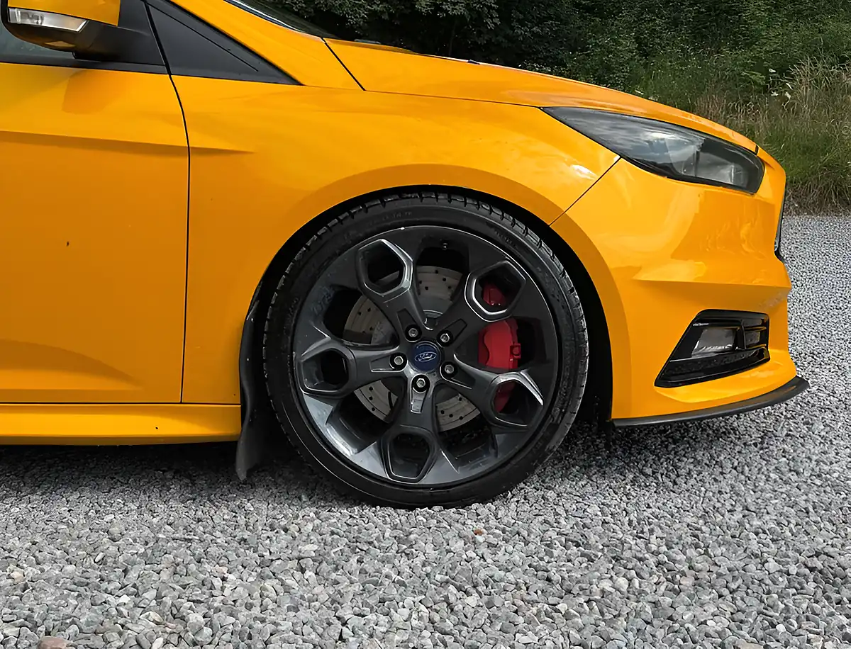 Used 2015 Ford Focus ST-2 Yellow - Interior and Exterior details 9