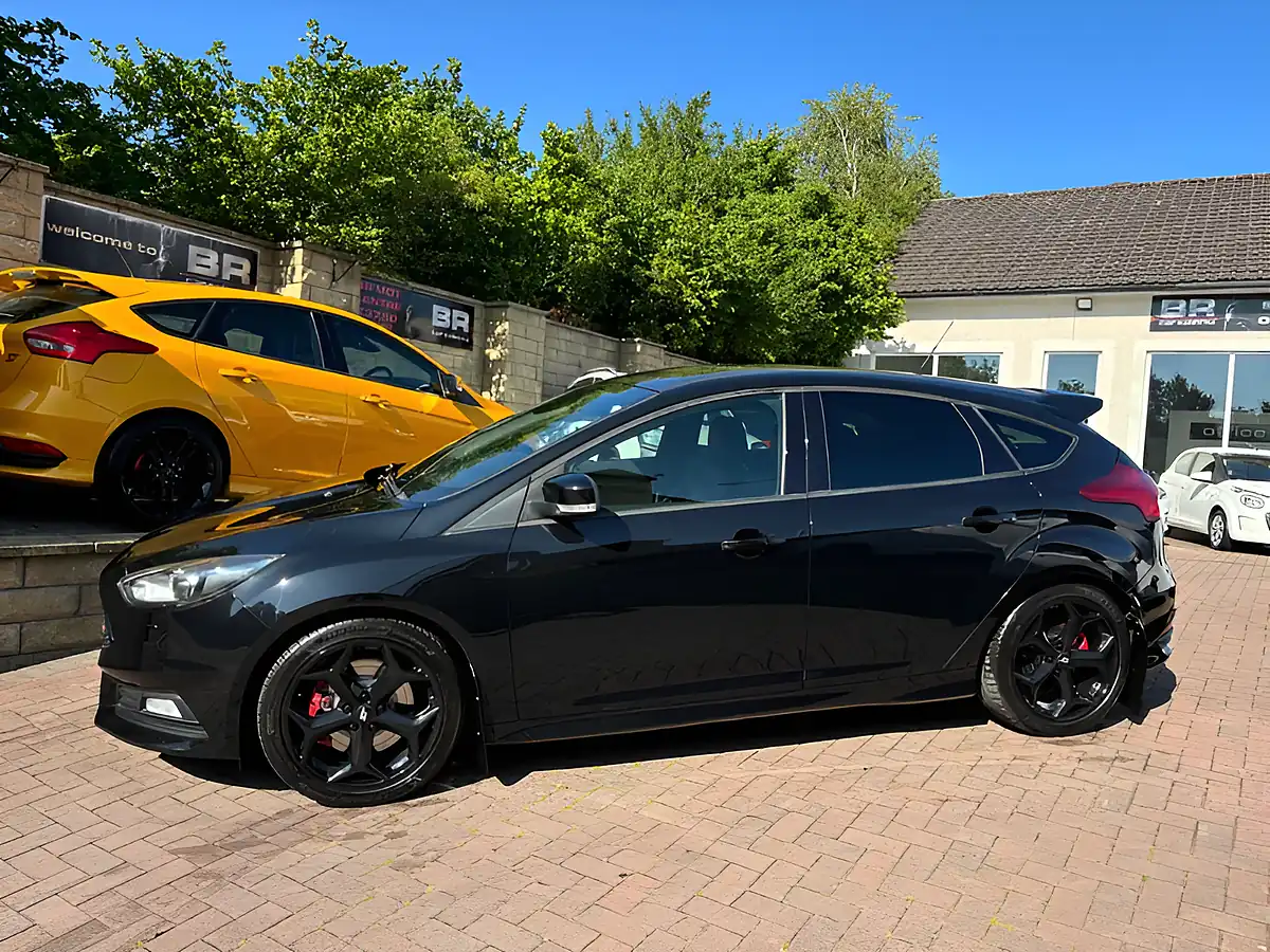 Used 2015 Ford Focus ST-3 Black - Interior and Exterior details 6