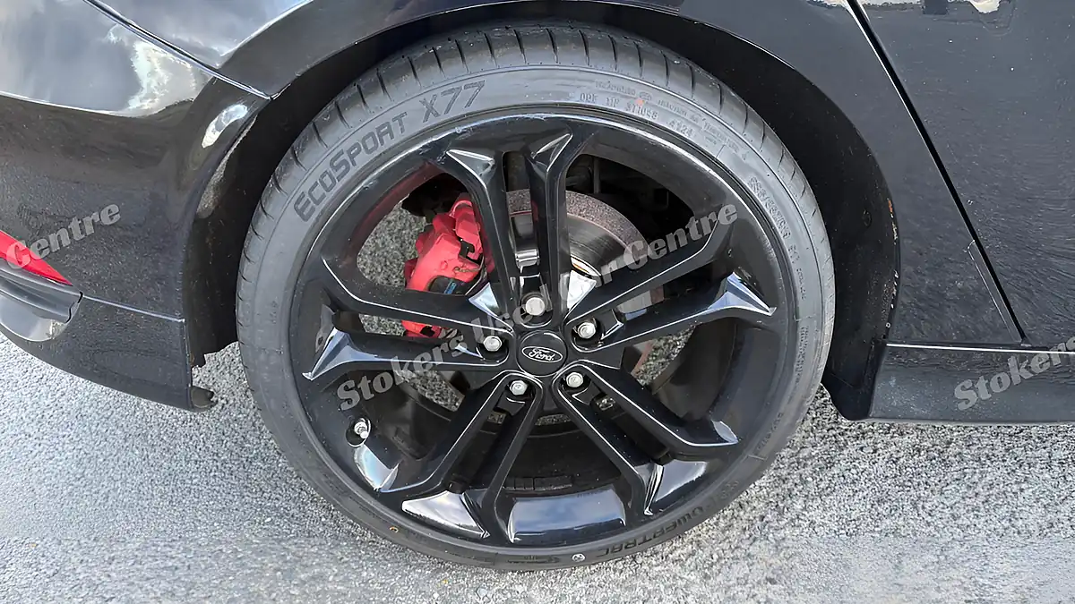 Used 2015 Ford Focus ST-3 Black - Interior and Exterior details 12