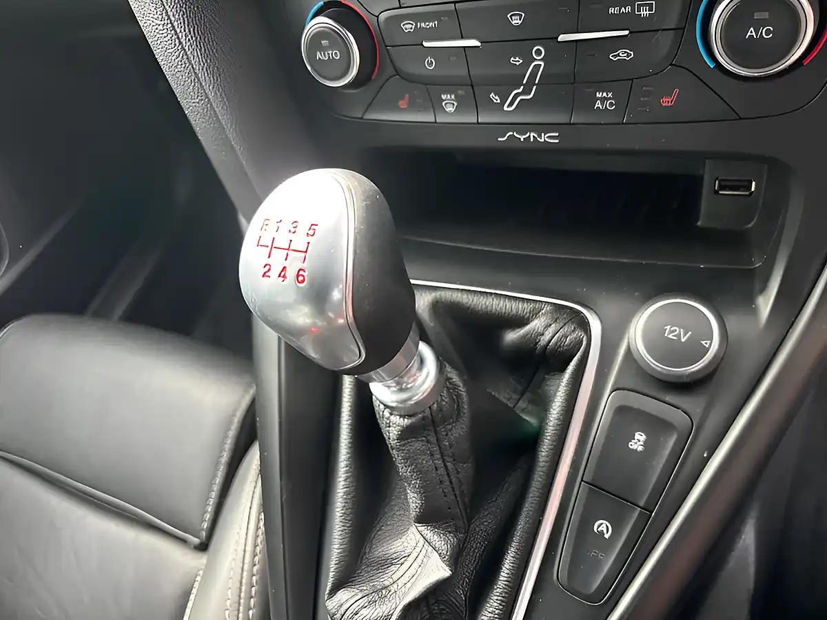 Used 2015 Ford Focus ST-3 Blue - Interior and Exterior details 15