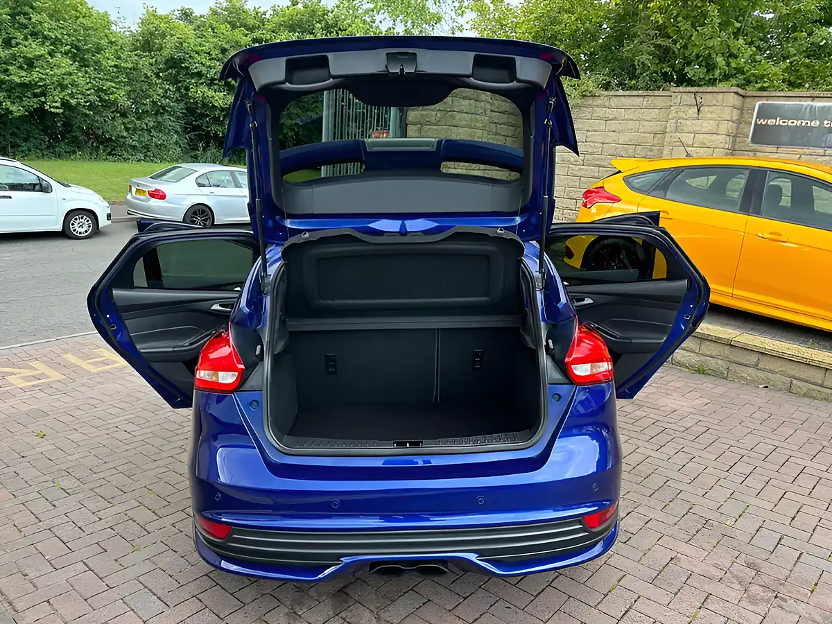 Used 2015 Ford Focus ST-3 Blue - Interior and Exterior details 19
