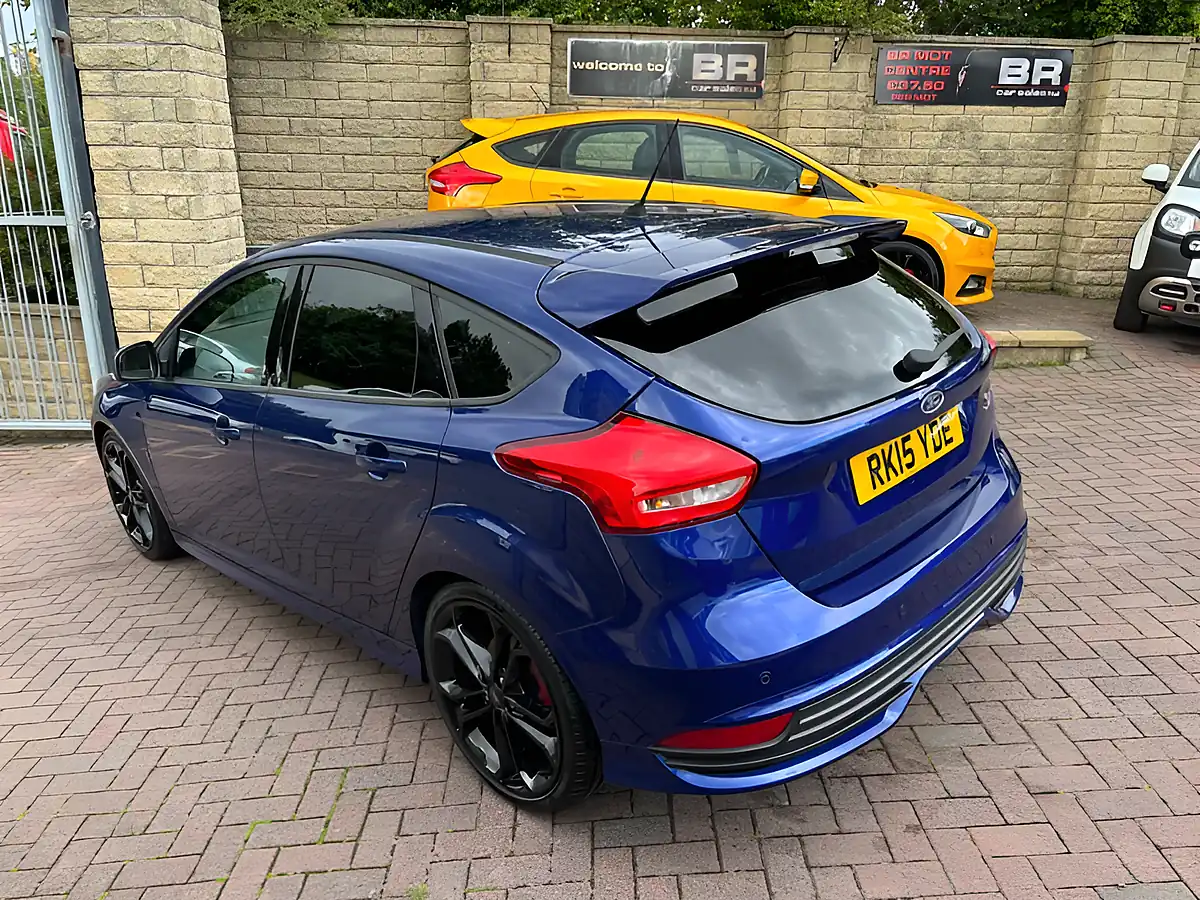 Used 2015 Ford Focus ST-3 Blue - Interior and Exterior details 9