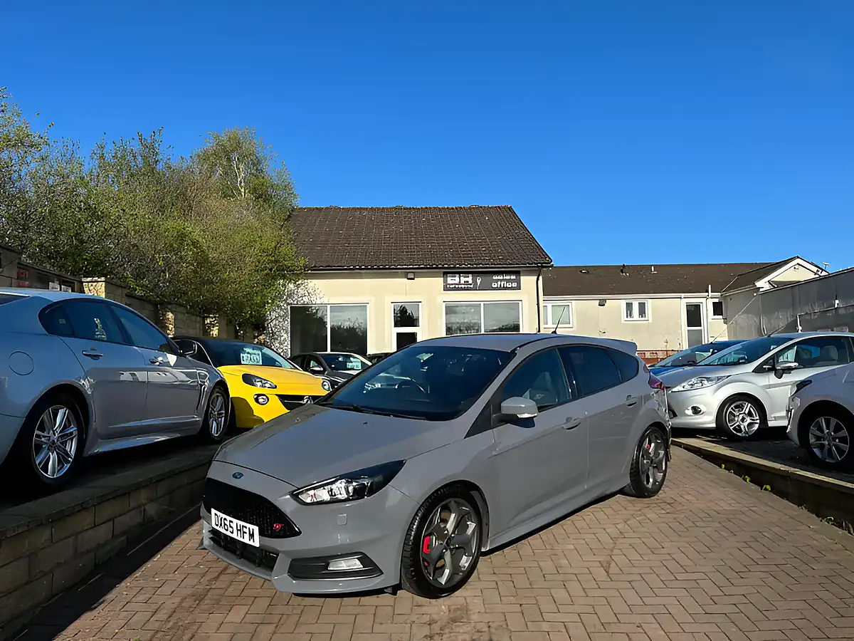 Used 2015 Ford Focus ST-3 Grey - Front View