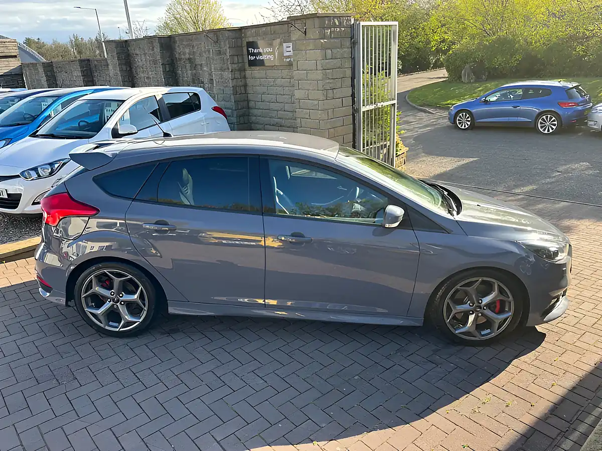 Used 2015 Ford Focus ST-3 Grey - Interior and Exterior details 14