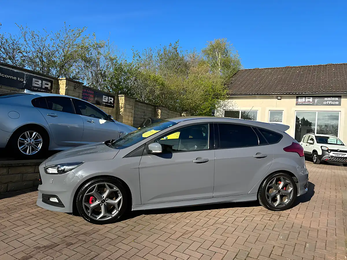 Used 2015 Ford Focus ST-3 Grey - Interior and Exterior details 7