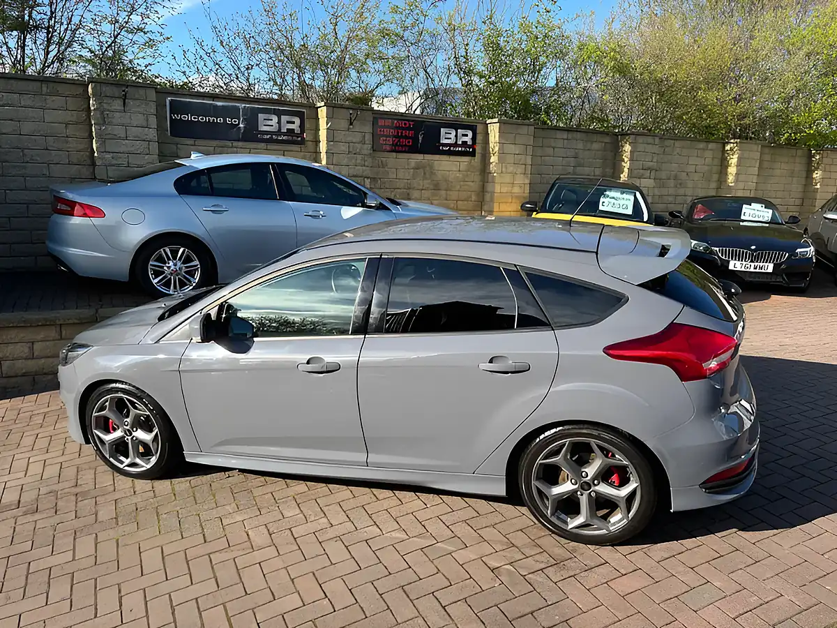 Used 2015 Ford Focus ST-3 Grey - Interior and Exterior details 8