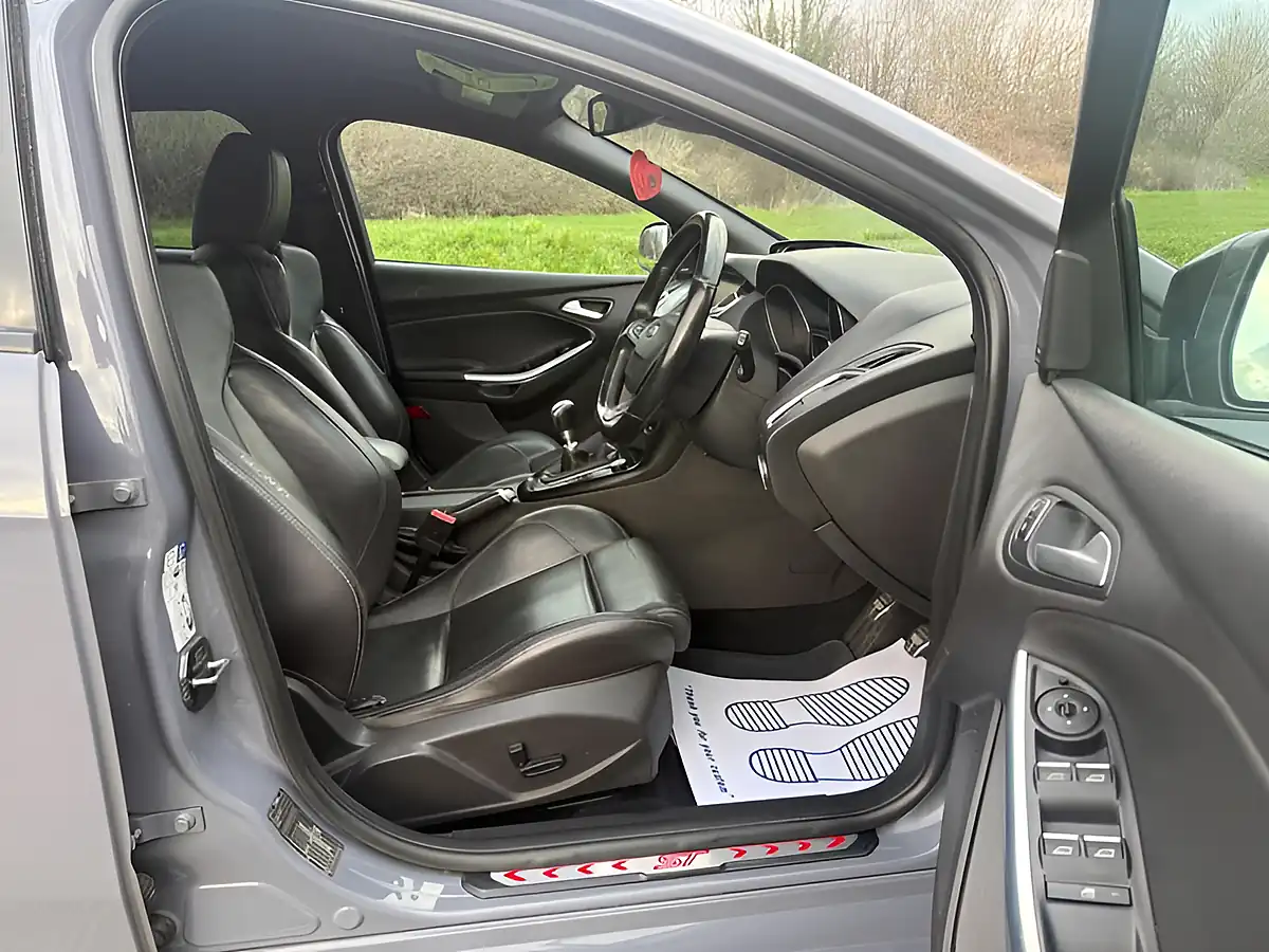 Used 2015 Ford Focus ST-3 Grey - Interior and Exterior details 14