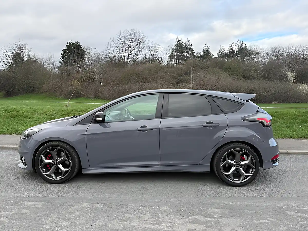 Used 2015 Ford Focus ST-3 Grey - Interior and Exterior details 5